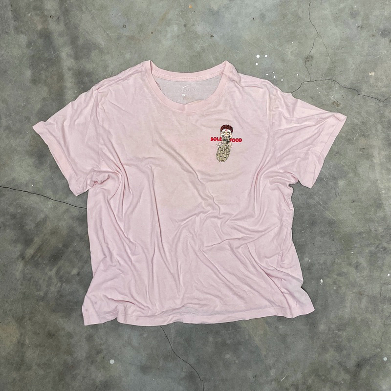 Preloved By Me - Nike Sole Food Pink Tees Kaos Merah Sneaker Sepatu Streetwear Branded Second Bekas