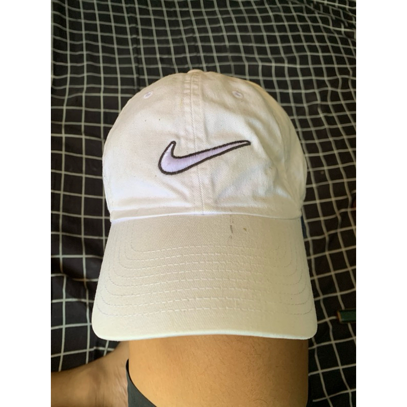 cap nike white