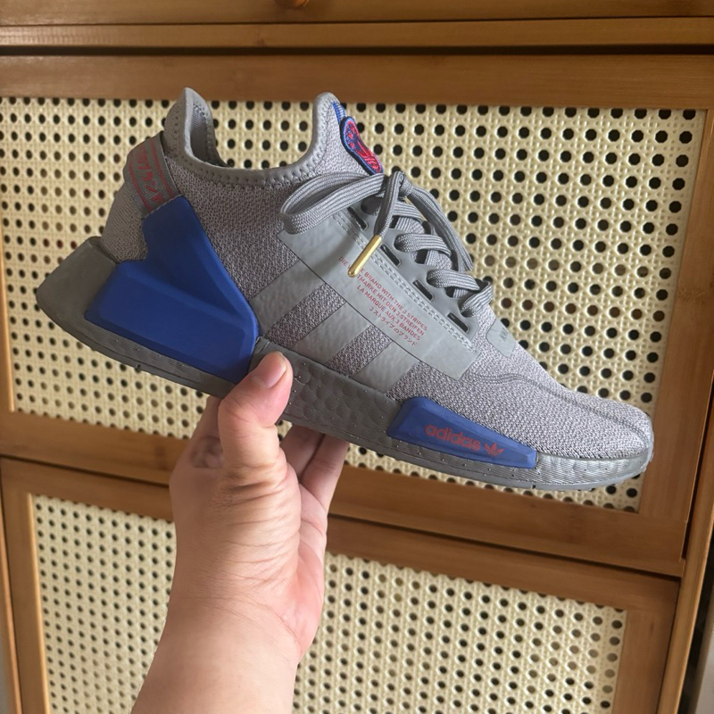 Sepatu Sneakers Adidas NMD R1 V2 100% Original