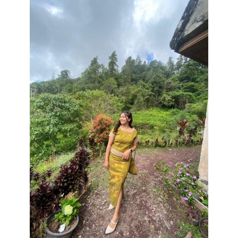 BAJU TENUN PASINGKI BAJU TENUN TORAJA