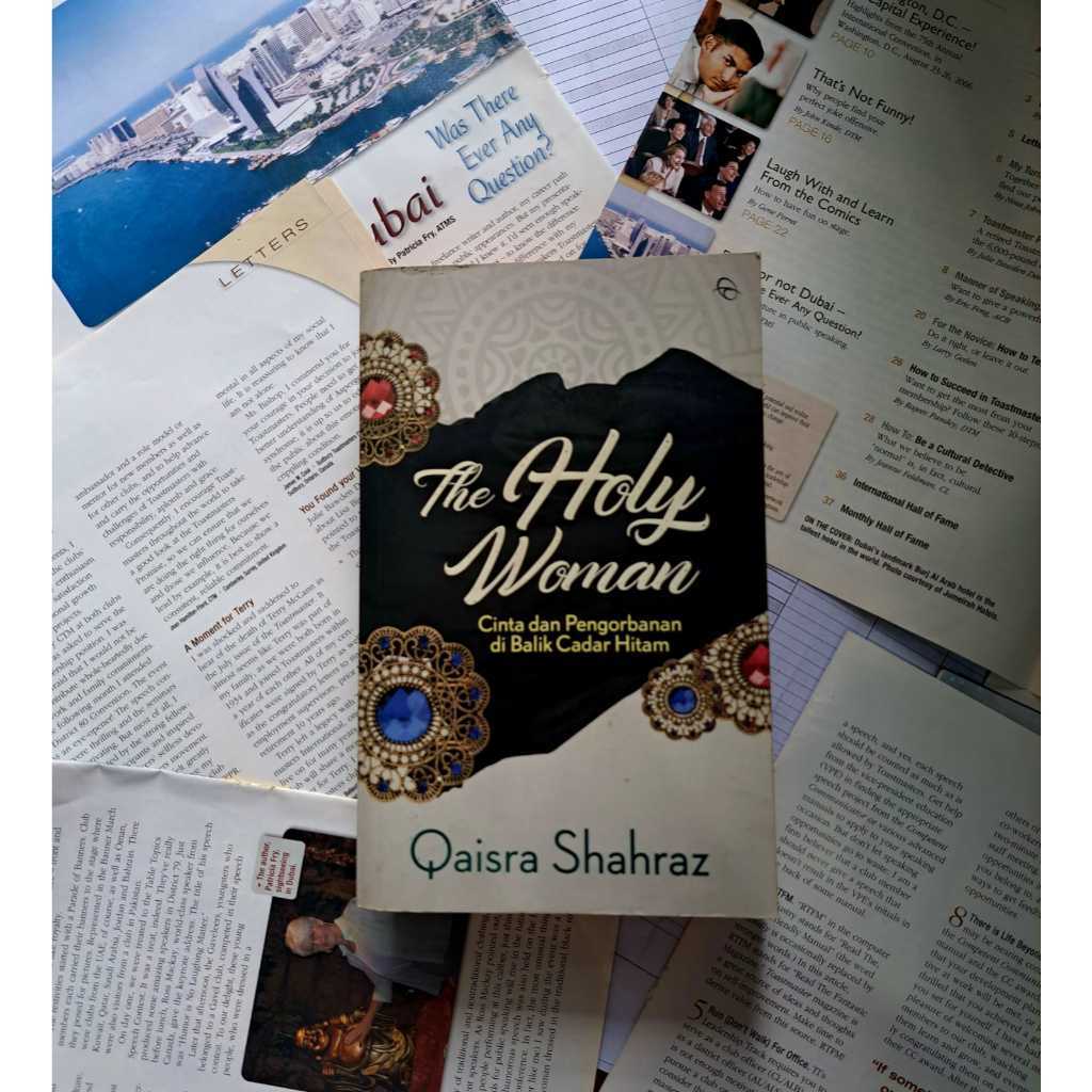 Novel The Holy Woman Qaisra Shahraz Cinta dan Pengorbanan di Balik Cadar Hitam