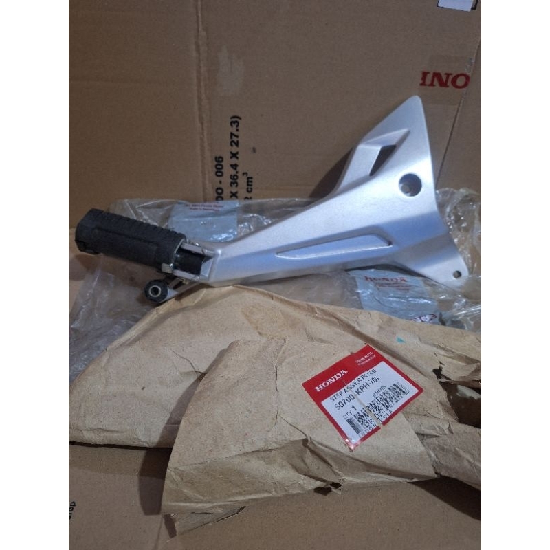 besi breket dudukan step assy belakang R kanan honda supra x125 X 125 old lama original ahm honda 50