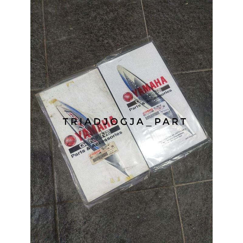 striping sticker graphic tameng depan yamaha mio sporty 2007 cw putih original