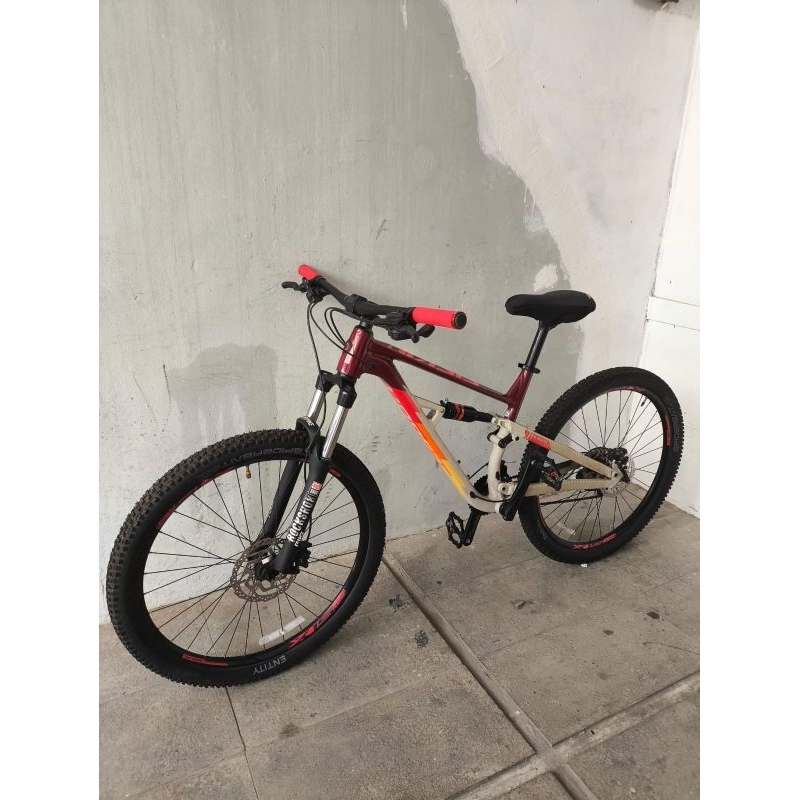 Sepeda POLYGON SISKIU D5 2021