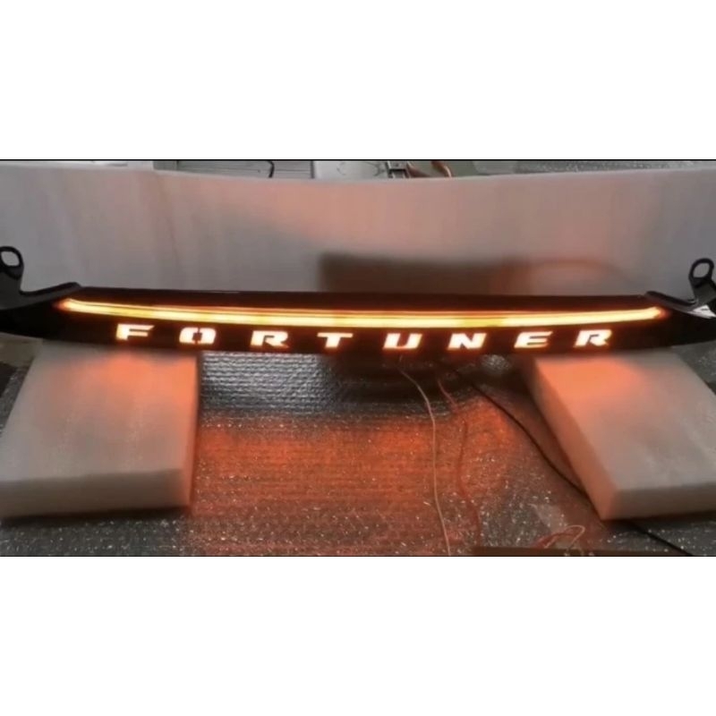 Trunklid Lampu All new Fortuner 2016-2025 Hitam & Carbon