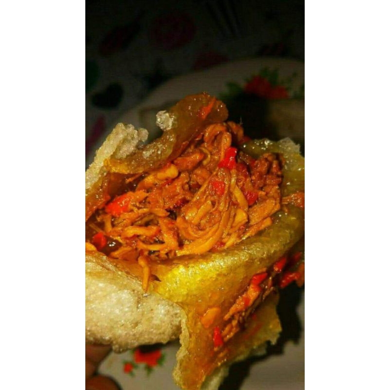 

cireng isi ayam pedas/cireng isi ayam pedas ukuran sedang/cireng isi pedas/cireng goreng/cireng frozen