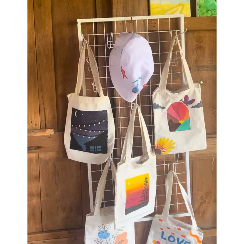 

PAKET COUPLE LUKIS TAS DAN BUCKET HAT