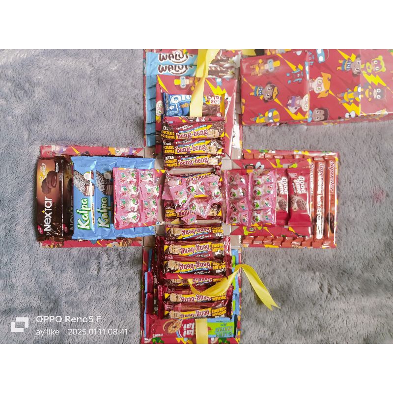 

ayilike Snack box misteri full Karawang / kotak kado tumpuk