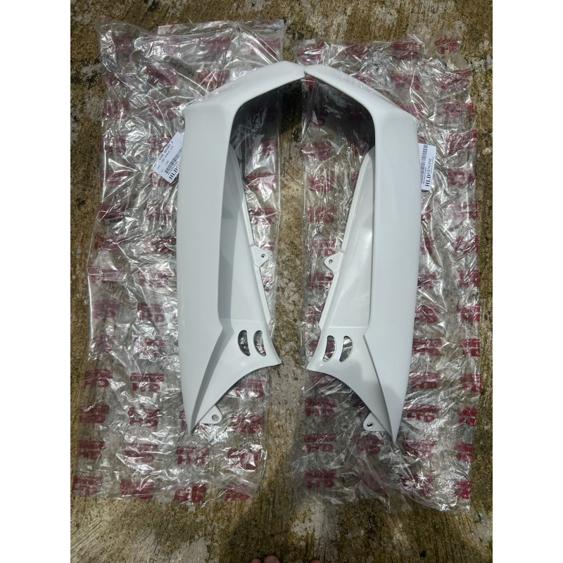 SAYAP LUAR YAMAHA SIGMA PUTIH 1set HLD MADE IN MALAYSIA