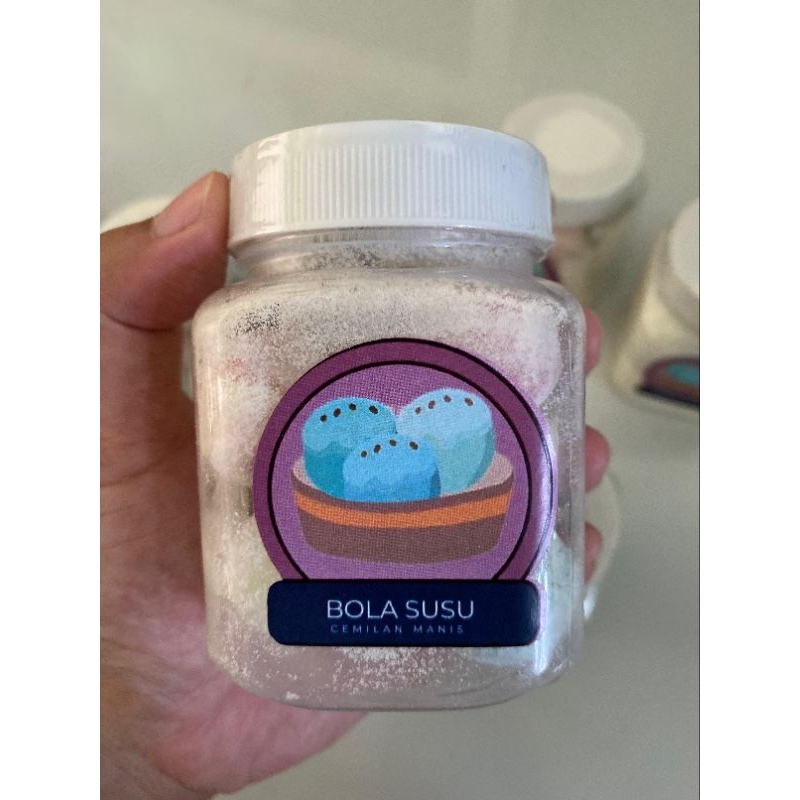 

Bola-Bola susu,Bola susu, manis, dan pasti enak untuk teman nyemil