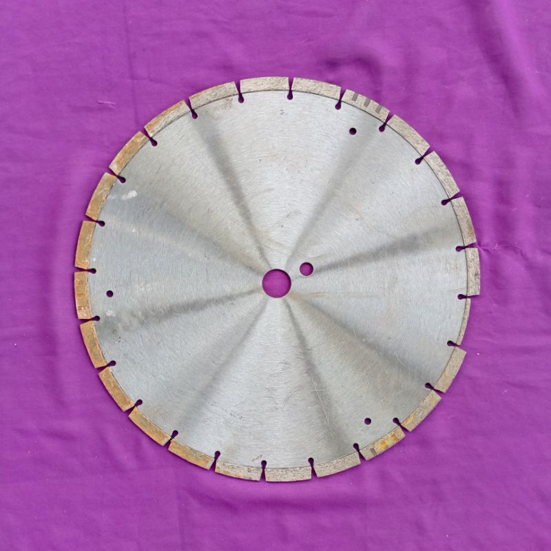 Baja gergaji batu bekas baja berkualitas tinggi bahan pembuatan perbilahan