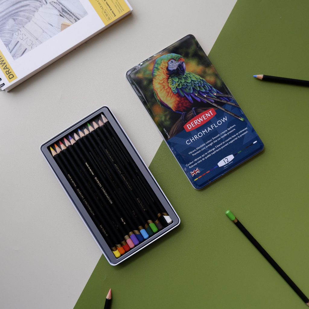 

Gramedia Tunjungan : Derwent Chromaflow Pencil 12 Color Metal Tin