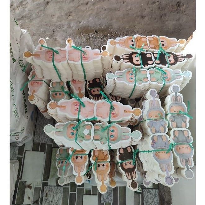 

Ready 300 pcs Amplop Lebaran Labubu 3D motif bolak balik belum di lem (bahan) amplop lebaran idul fitri viral 2025