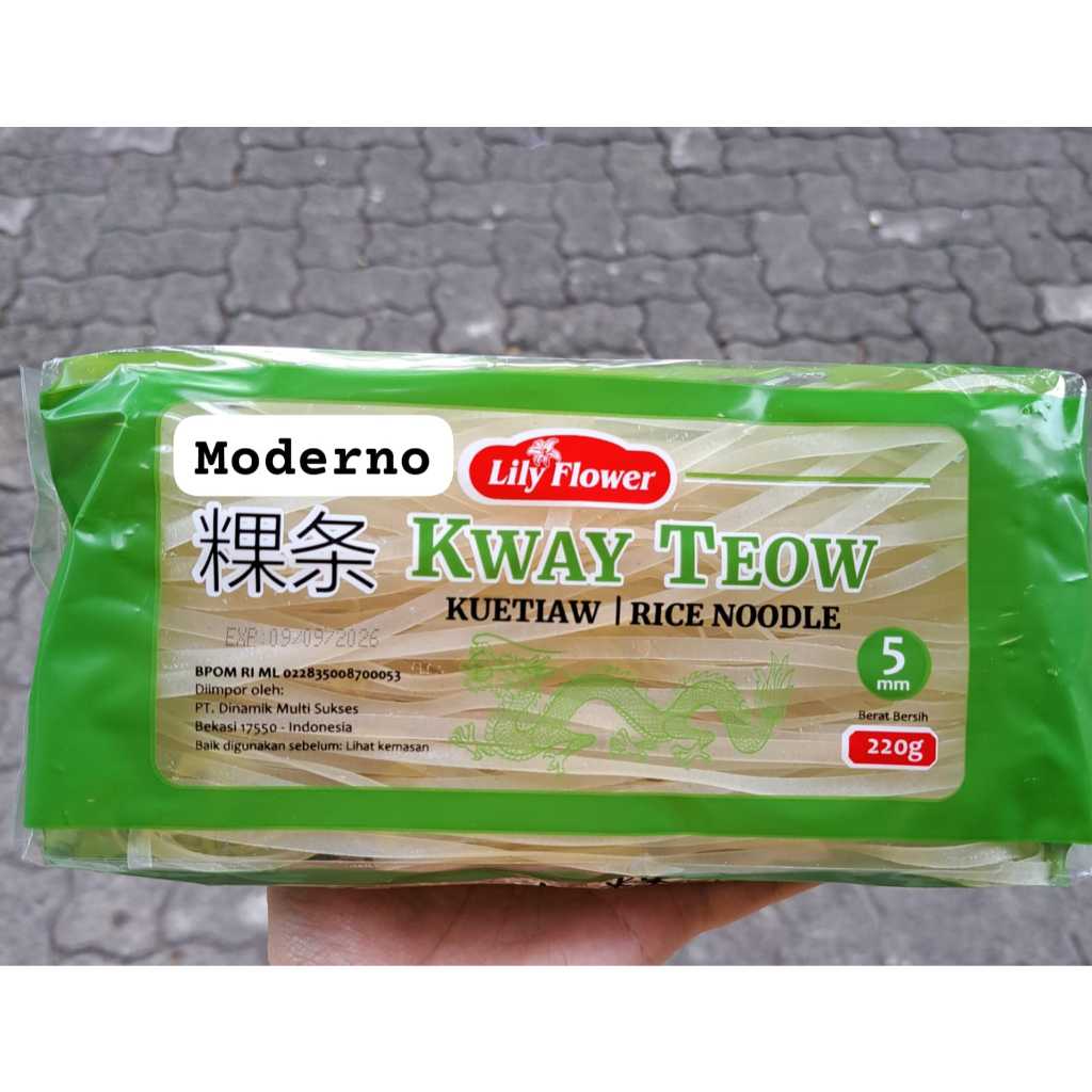 

Lily Flower Kway Teow 220gr - Lily Flower Kwetiau kering 220gr
