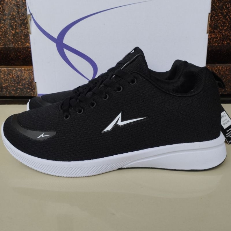 Sepatu Ando Farnaz Hitam Putih Black White