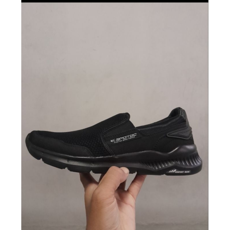 sepatu full black  spotec