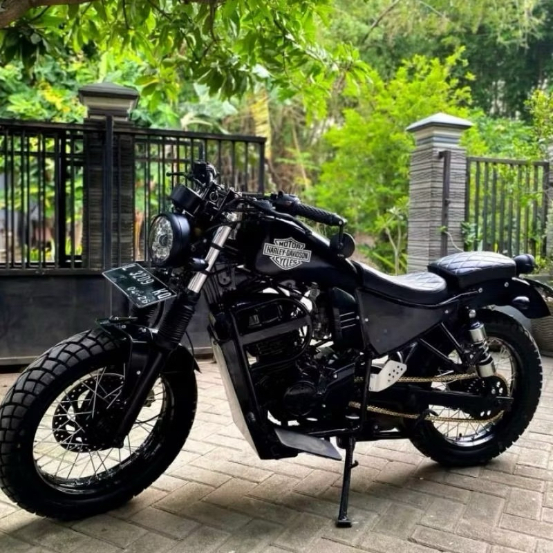 BOBBER HARLEY SPOSTER BASIC YAMAHA BYSON 2012 PO