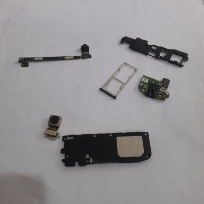 Sukucadang Oppo a83 ori kamera oppo a83 flexibel baterai oppo a83 buzzer oppo a83 simtrai oppo a83
