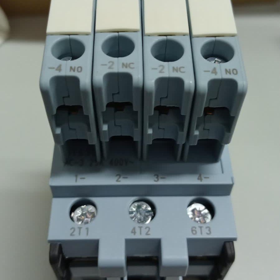 CONTACTOR SIEMENS 3TS33 00-0A + 2NO 2NC EQUIV 3TB43 22-0X ORIGINAL