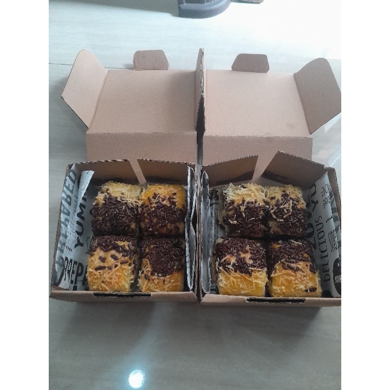 

Bolen Pisang Coklat Keju isi 8