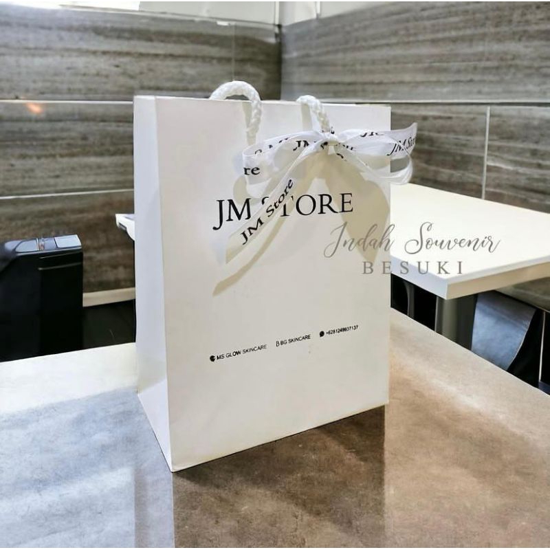 

paperbag putih sablon ukuran 15× 9×20 denganpitacantik