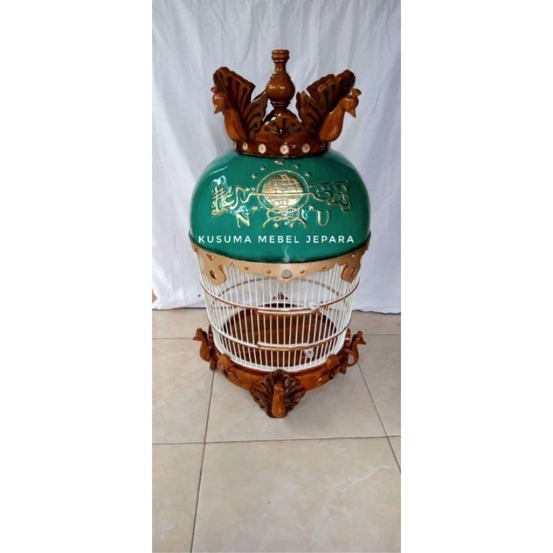 Sangkar Burung Perkutut Model Mahkota Merak Ukir Custom Ruji Fiber Finishing Natural Kombinasi Warna