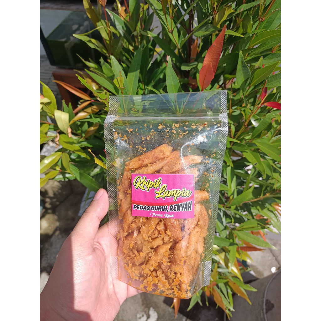 

Kripik Lumpia Pedas Gurih Renyah - Makanan Ringan - Snack 130gr