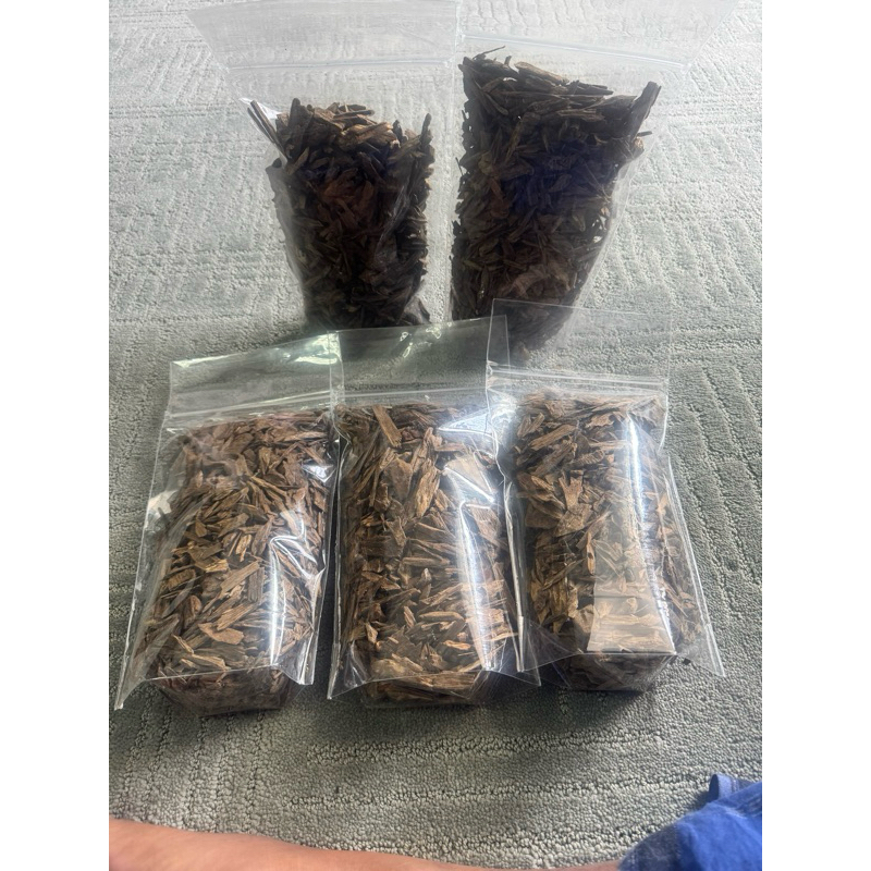 

Kayu Gahru Kalimantan (Kacang Three)