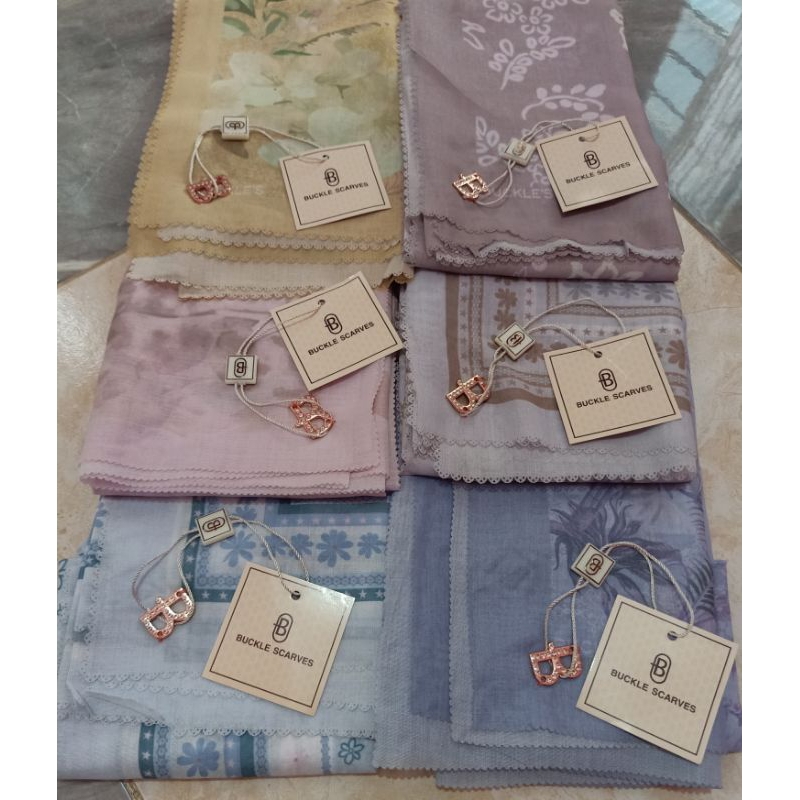 Hijab Buckle Scarves Motif Pouch Voal Logo Besi B/jilbab segiempat