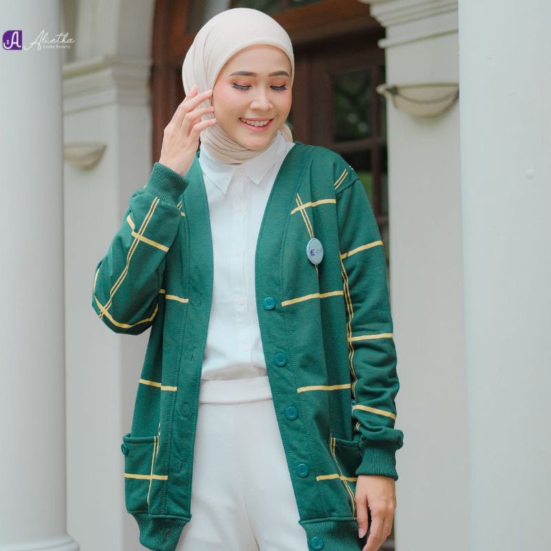 Larissa cardi by Alietha