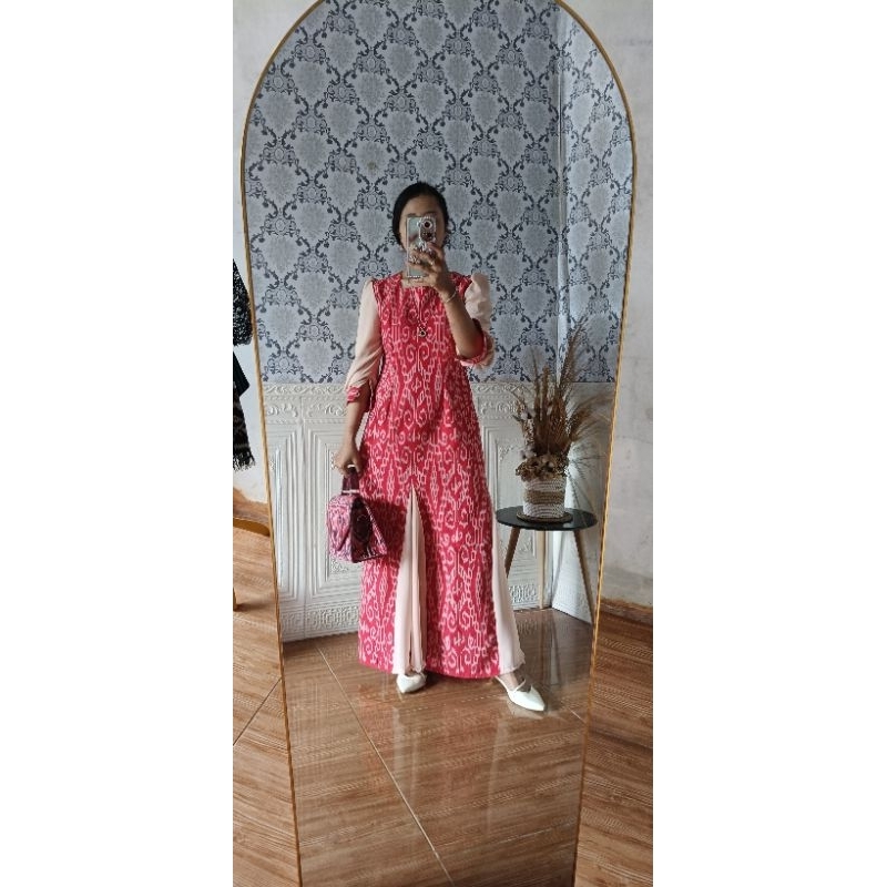 dres tenun Jepara motif Sintang Kalimantan warna merah cerah mix kain siffon