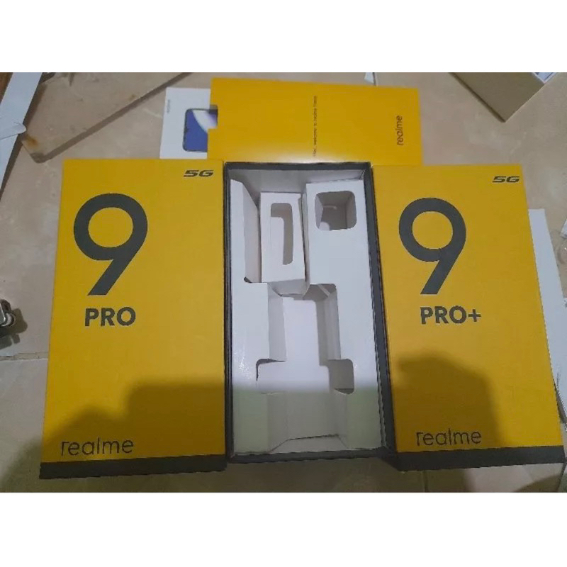 

dus box realme 9pro & 9pro+ free request sticker