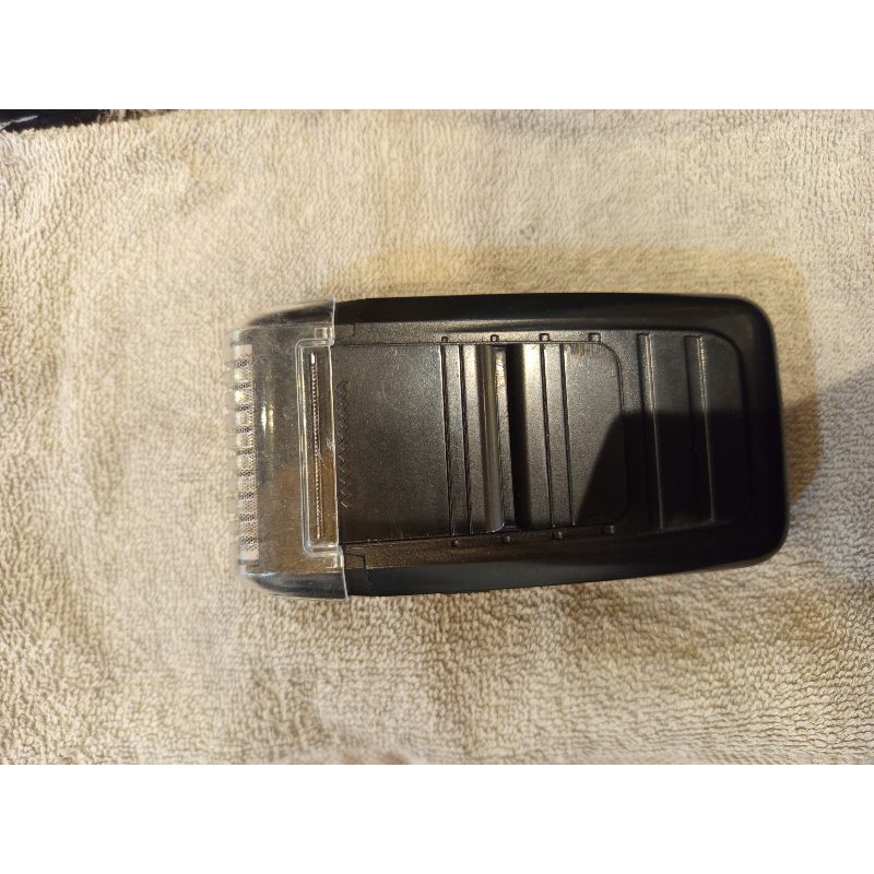 shaver ( alat membersihkan kumis dan jenggot )