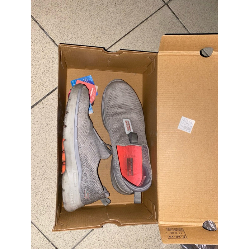 (Preloved) SKECHERS Go Walk 6 Women’s Sneaker - Grey