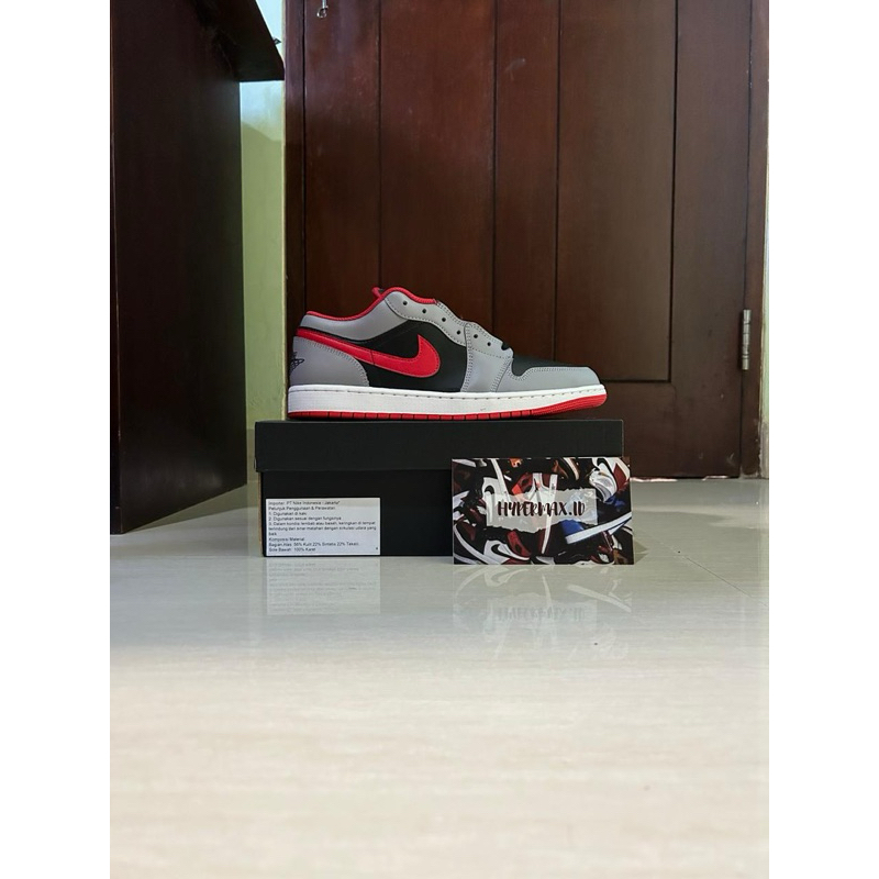 Nike air jordan 1 low black cement grey