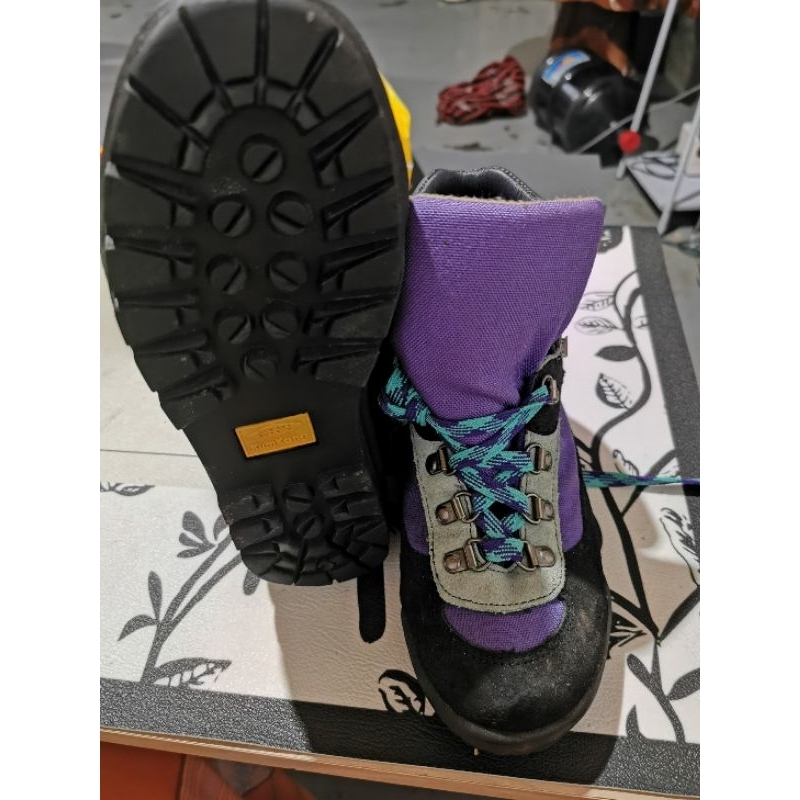 sepatu outdoor second brand