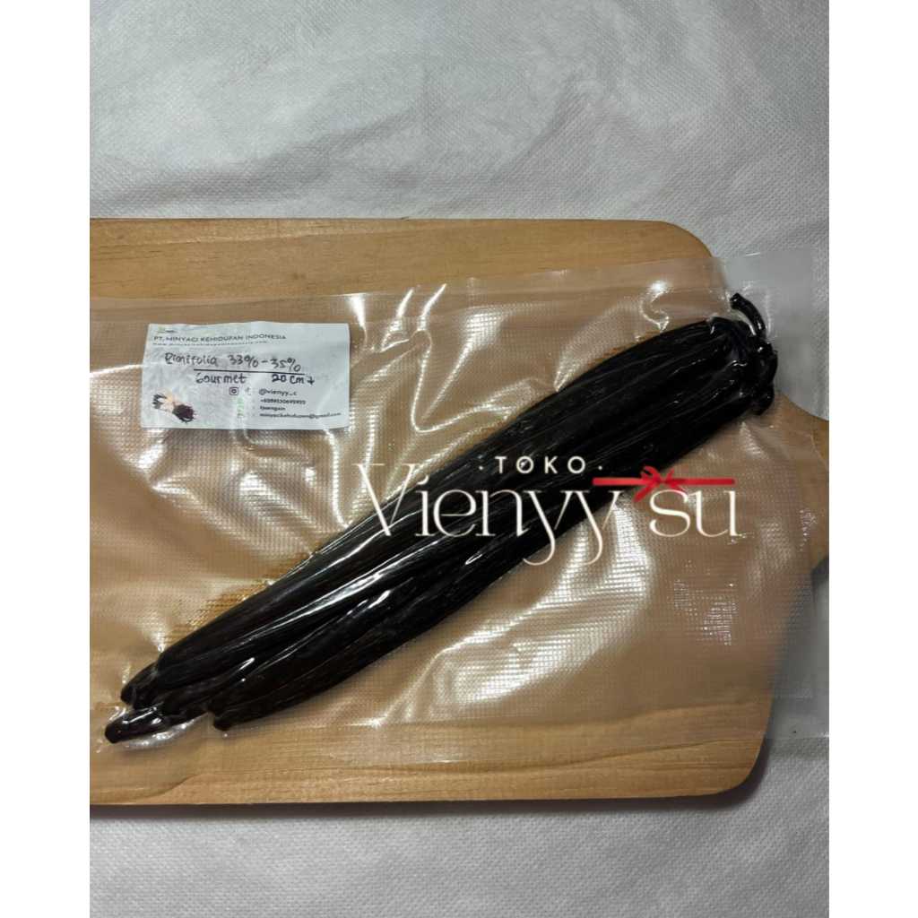 

Vanilla Beans Planifolia Grade Gourmet/A++, Grade Ekspor, ukuran (20-23) cm, 1 vot (4-5g)