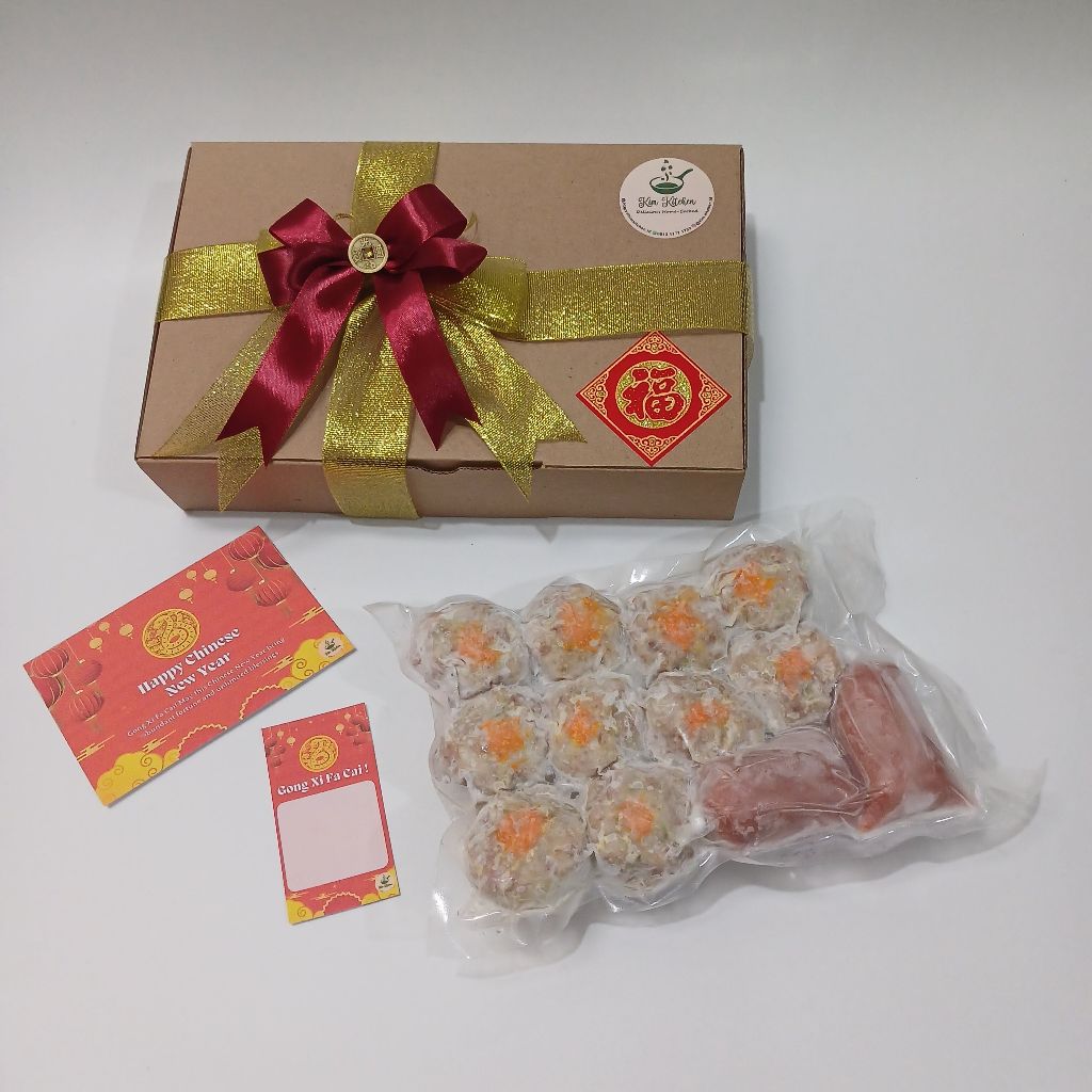 

Hamper Imlek Chinese New Year - Isi Siomay Dimsum Babi Udang + Kartu Ucapan