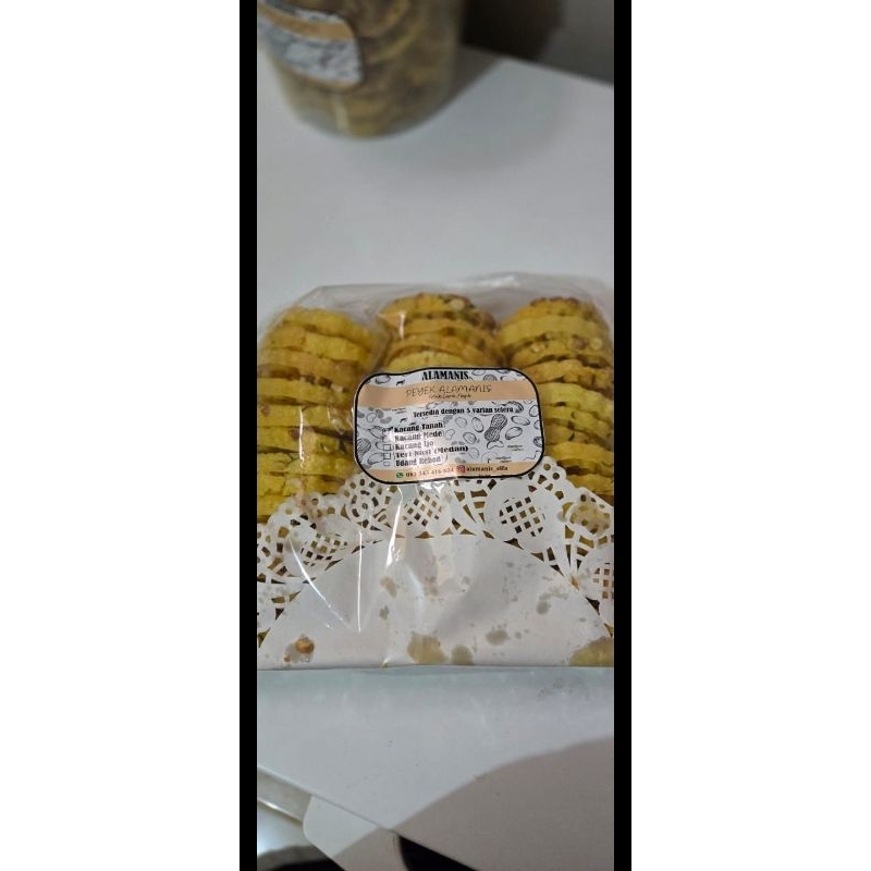 

Repack !! Peyek Alamanis Kacang Tanah/Kacang Mente