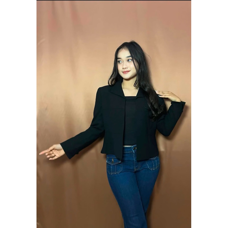 Blazer Hitam Wanita Crop