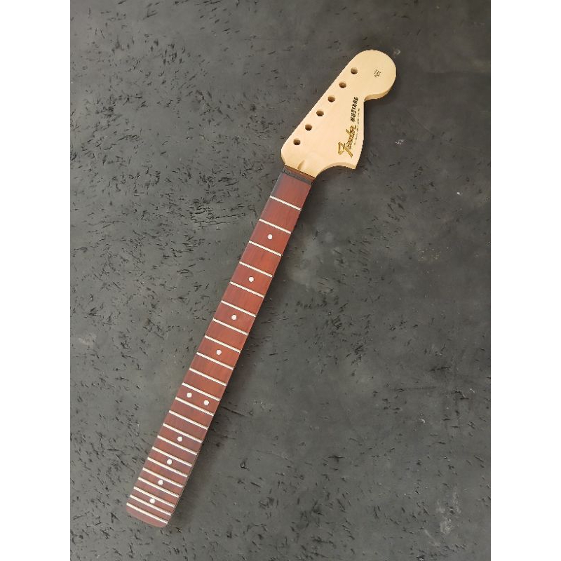 neck model fender mustang