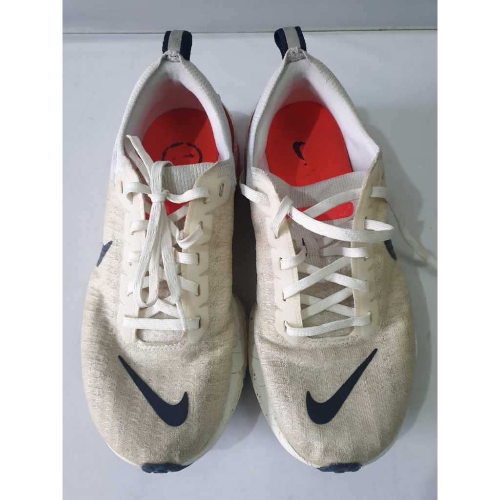 Sepatu Nike Zoom Invicible