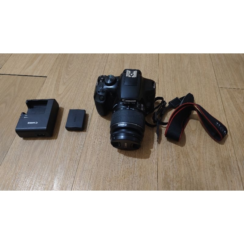 canon 1300d + lensa kit