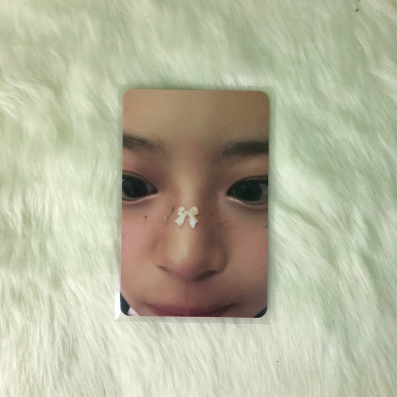 (HANNI) OFFICIAL PHOTOCARD PC NJZ NEWJEANS SEASON GREETINGS 2025 (SG25) HANNI ZOOM HANNI KACA WINK