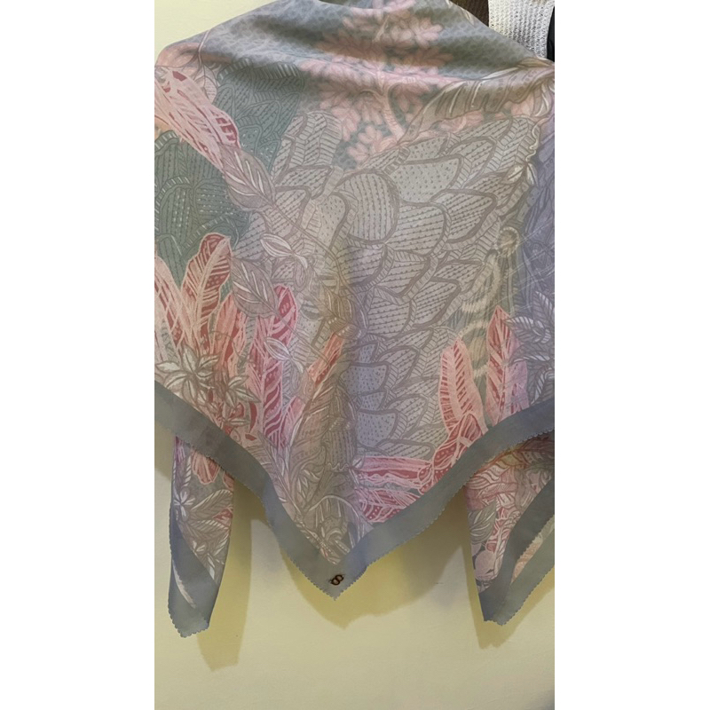 Preloved Buttonscarves, Vanilla Hijab, Diario, Heylocal, Elzatta Wearing Klamby