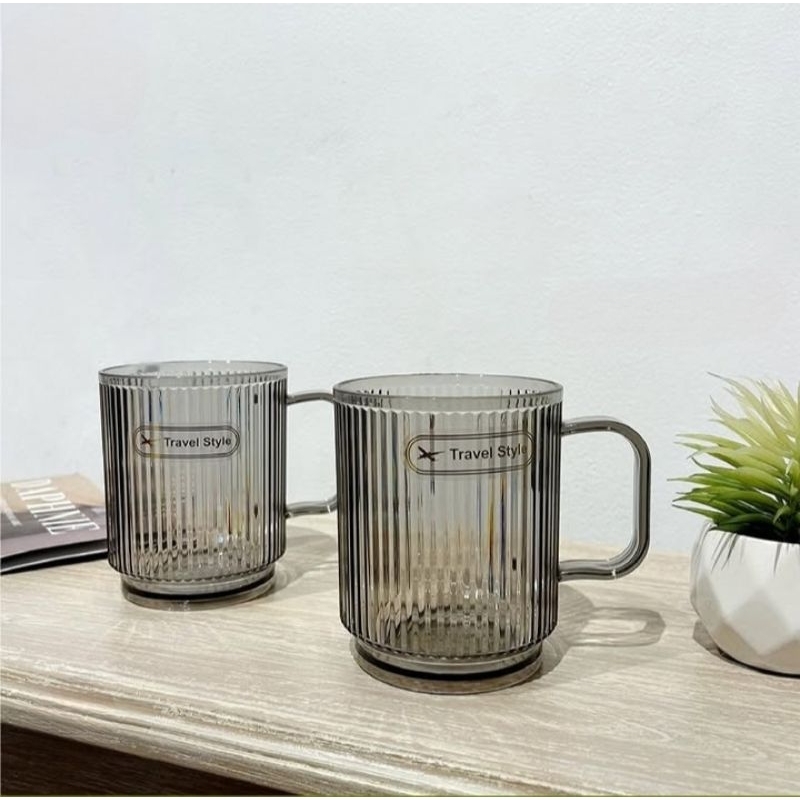 Redhouse 562 gelas cangkir akrilik motif garis - 1109