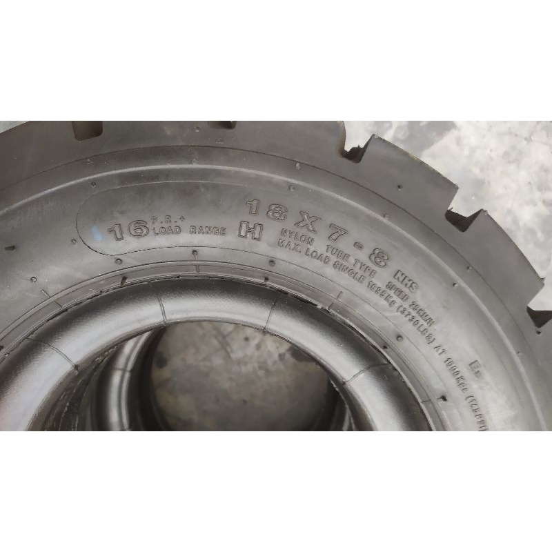 Ban Forklift Pneumatik