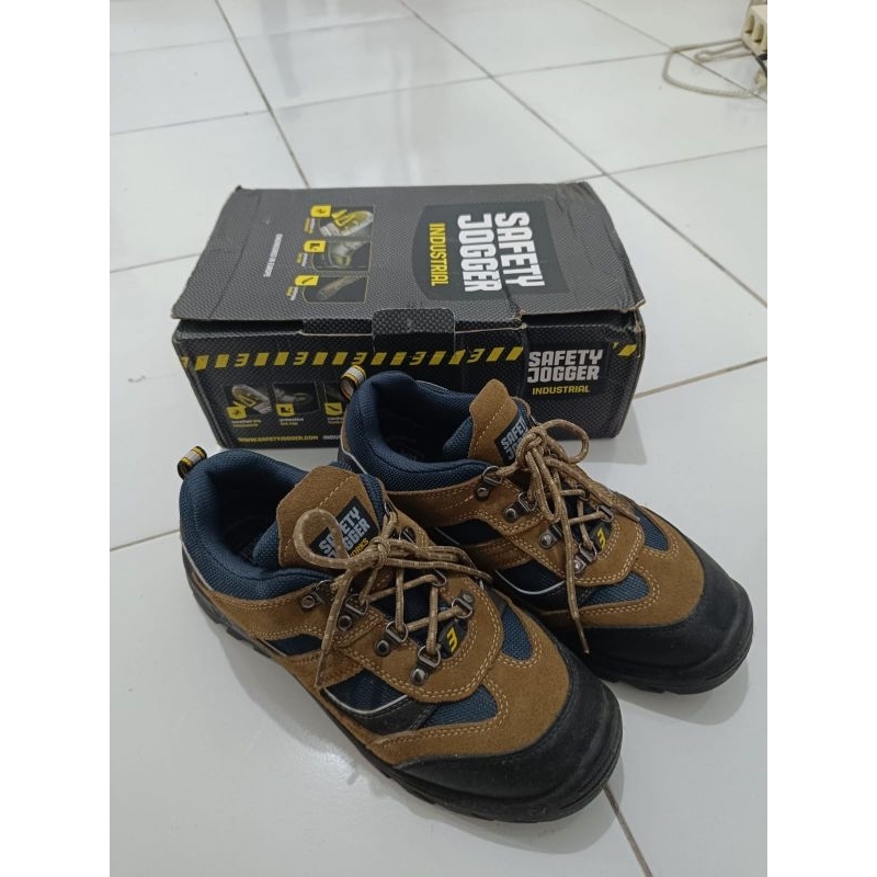 Safety Jogger Industrial X2020 Ukuran 43 Preloved
