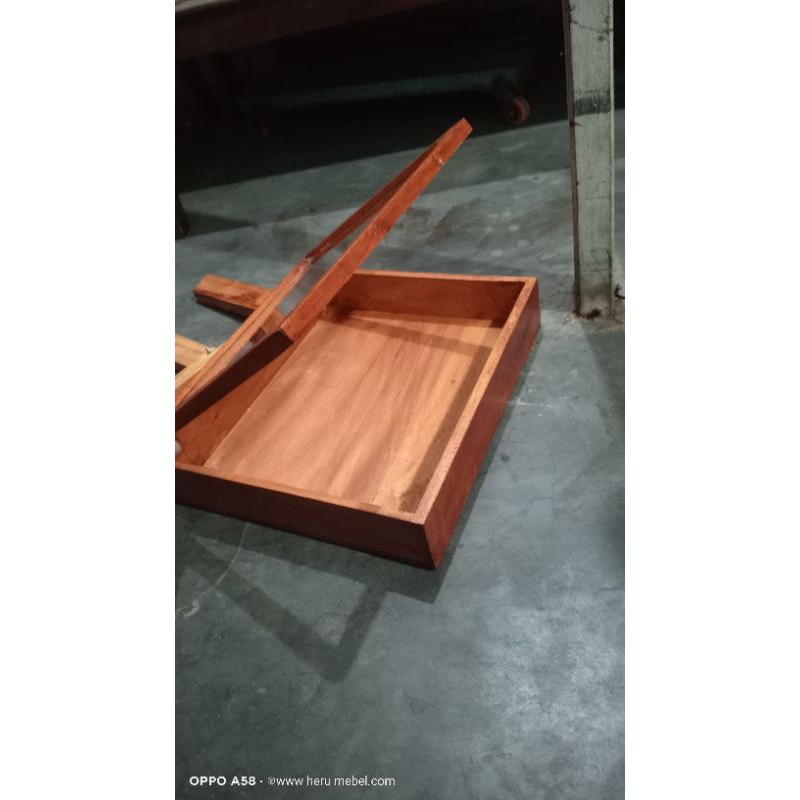 box engsel sekat akrilik/box custom/box kayu