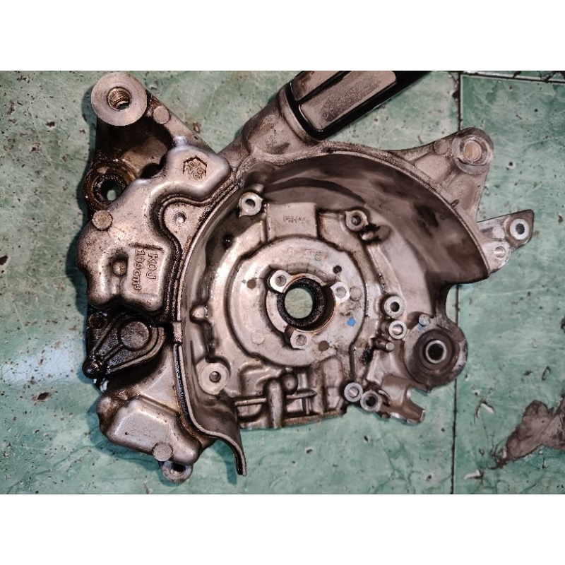 krengkes tengah bak kanan oli mesin Genio Koj Beat LED deluxe scopy prestege new barang masih bagus 